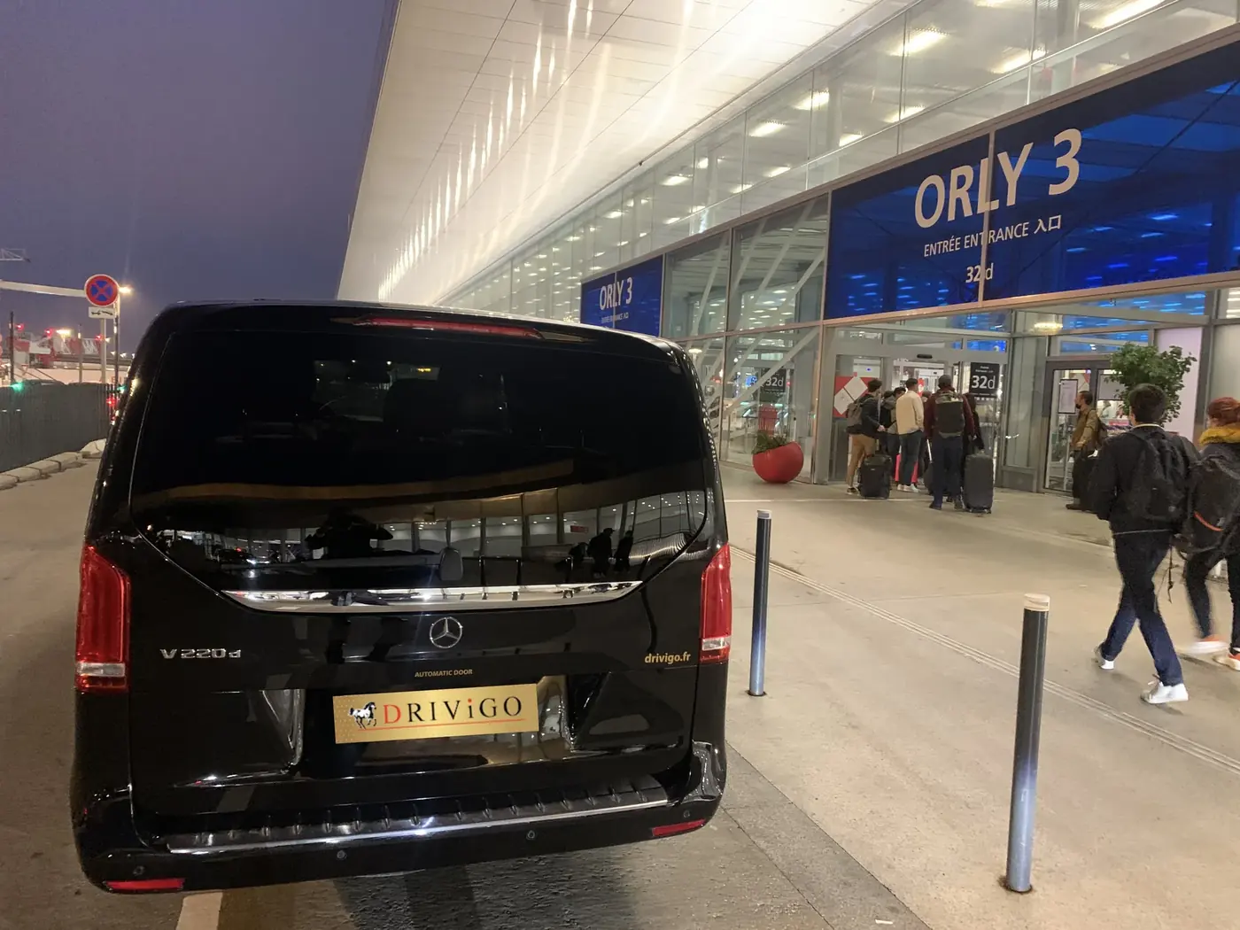 Transfert aéroport Paris CDG Orly - Chauffeur Privé à la journée
